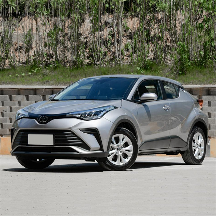 Toyota izoa бензинов SUV